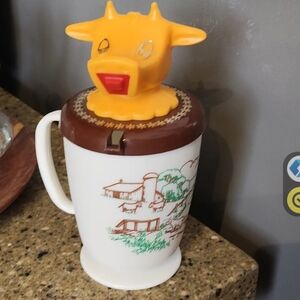 Vintage Cow Lid Mug with Farm Design